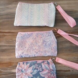 New Zippy Hanging Satin Wristlet Clutch Pouch Make-up Bags Floral Abstract print